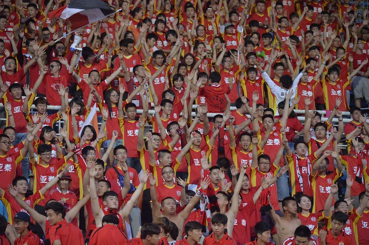 乐动体育全站-兰斯全面击溃对手，主场取得关键胜利提振士气的简单介绍